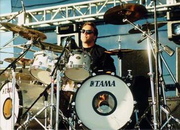 lars01.jpg (37477 bytes)